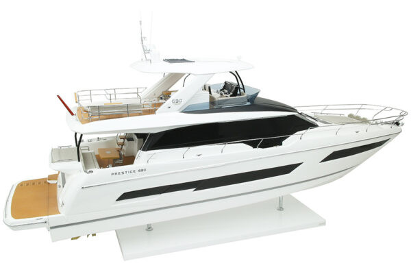 PRESTIGE YACHTS